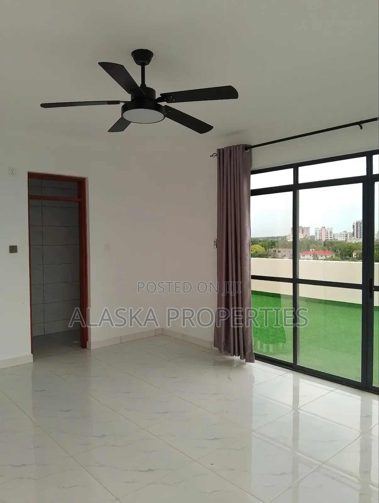 3bdrm Apartment in Beach Road Estate, Nyali for sale in Nyali