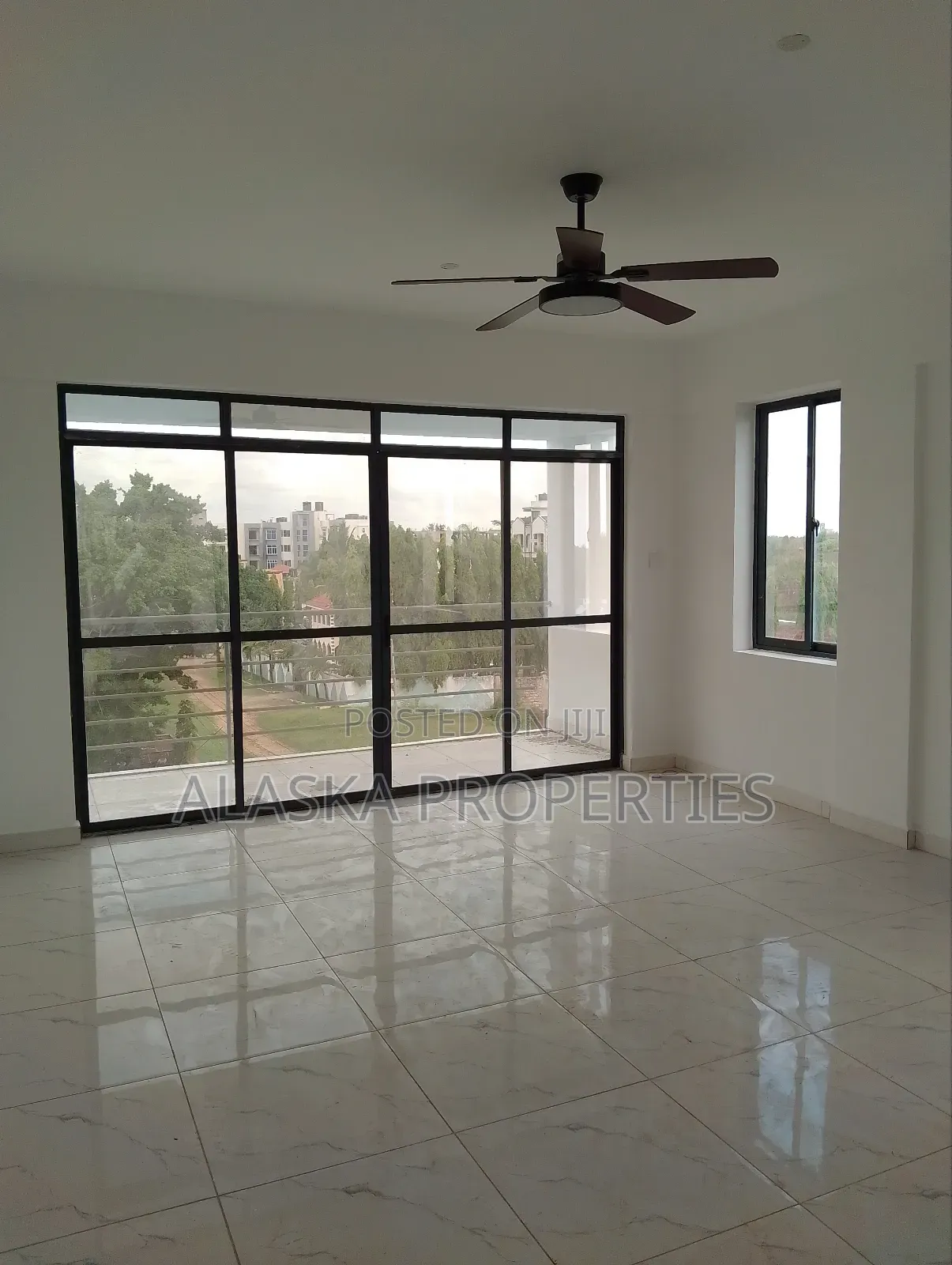 3bdrm Apartment in Beach Road Estate, Nyali for sale in Nyali