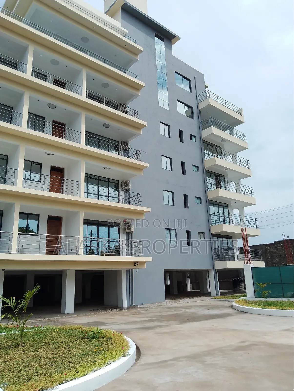 3bdrm Apartment in Beach Road Estate, Nyali for sale in Nyali