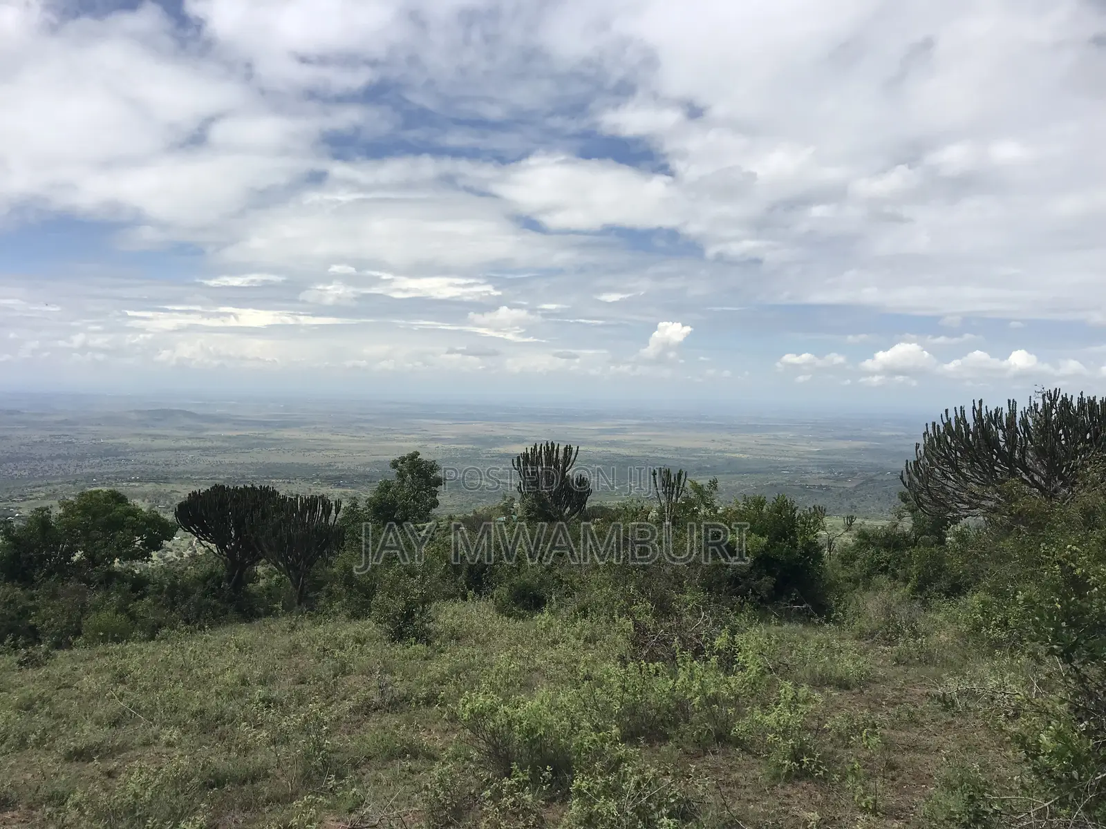 Iconic 1 Acre 1/2 Mua Hill in Mua Hills