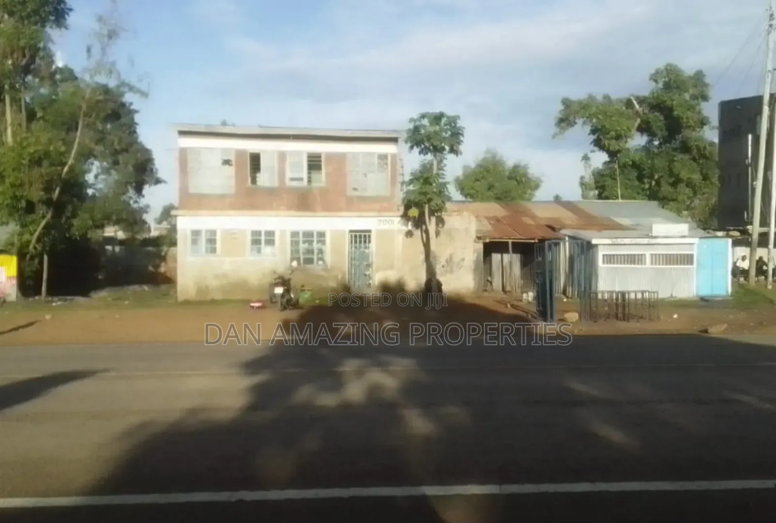 Commercial Space With Old House Homabay Rongo Tamac For Rent in Homa Bay Central