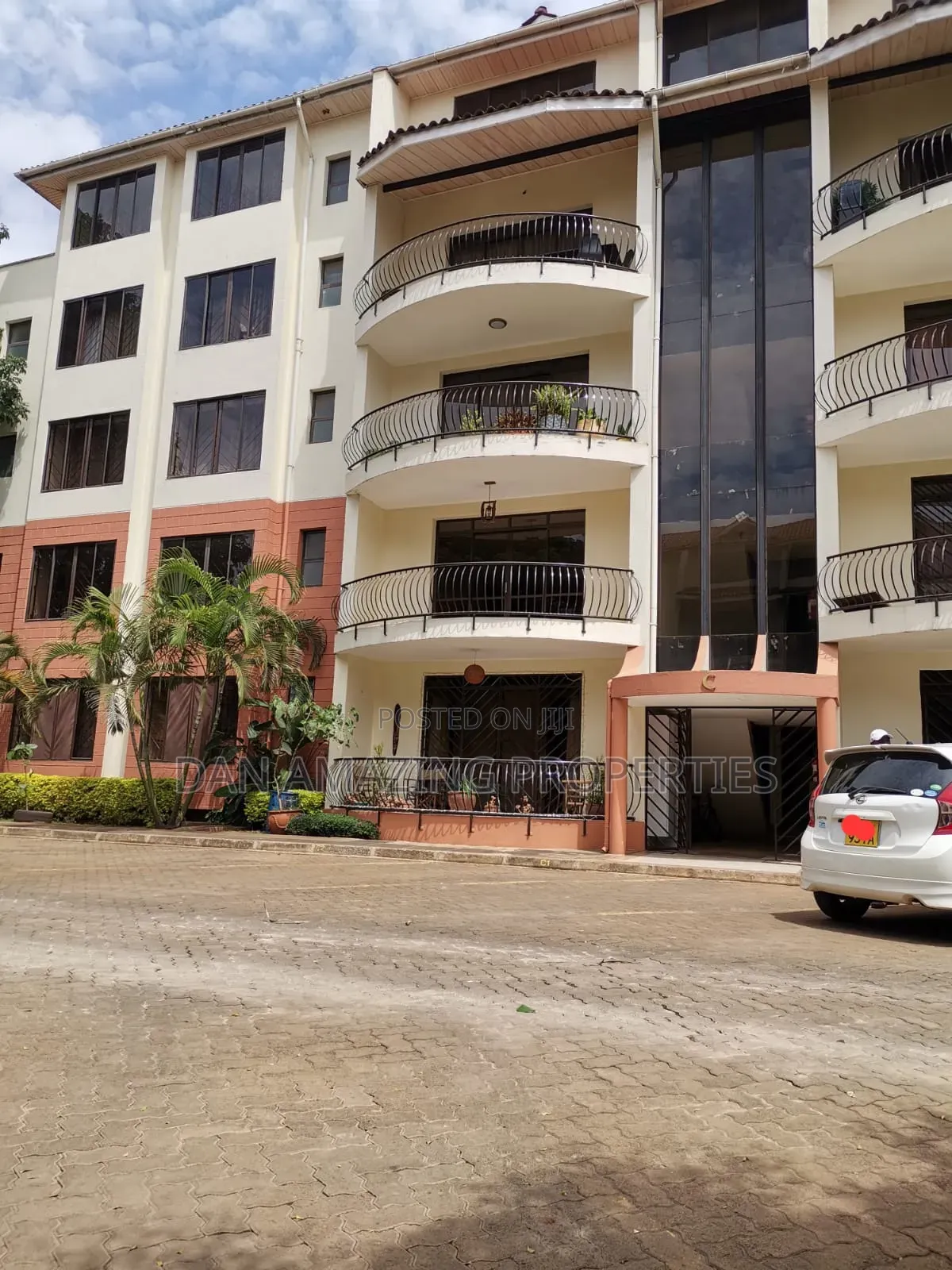 3bdrm Apartment in Kingara Rd Plus Dsq, Lavington for sale in Lavington