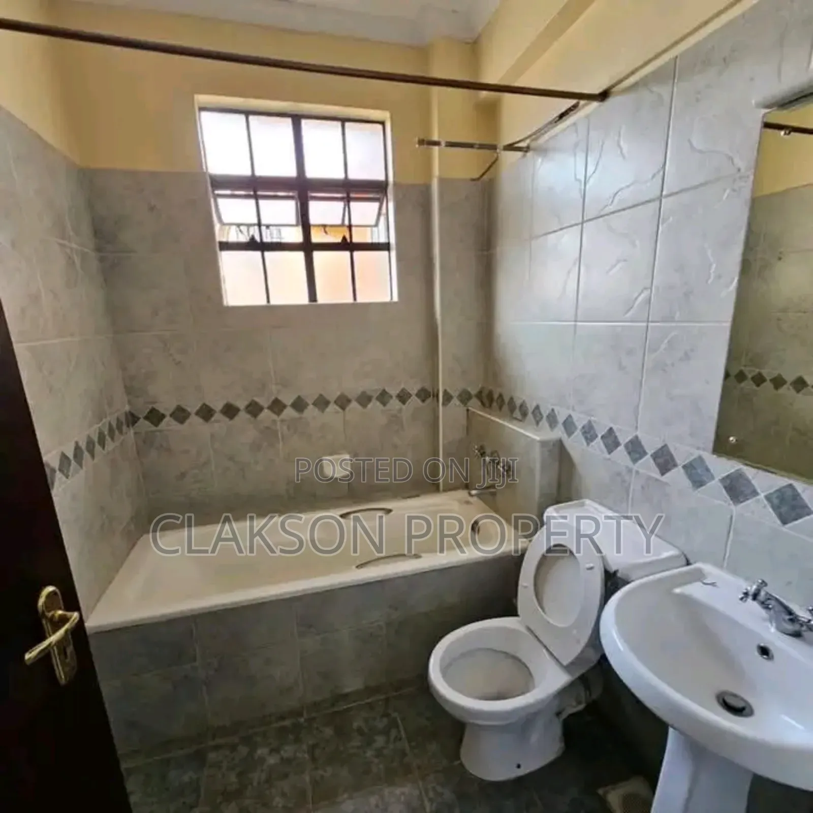 3bdrm Apartment in Lavington for sale in Lavington