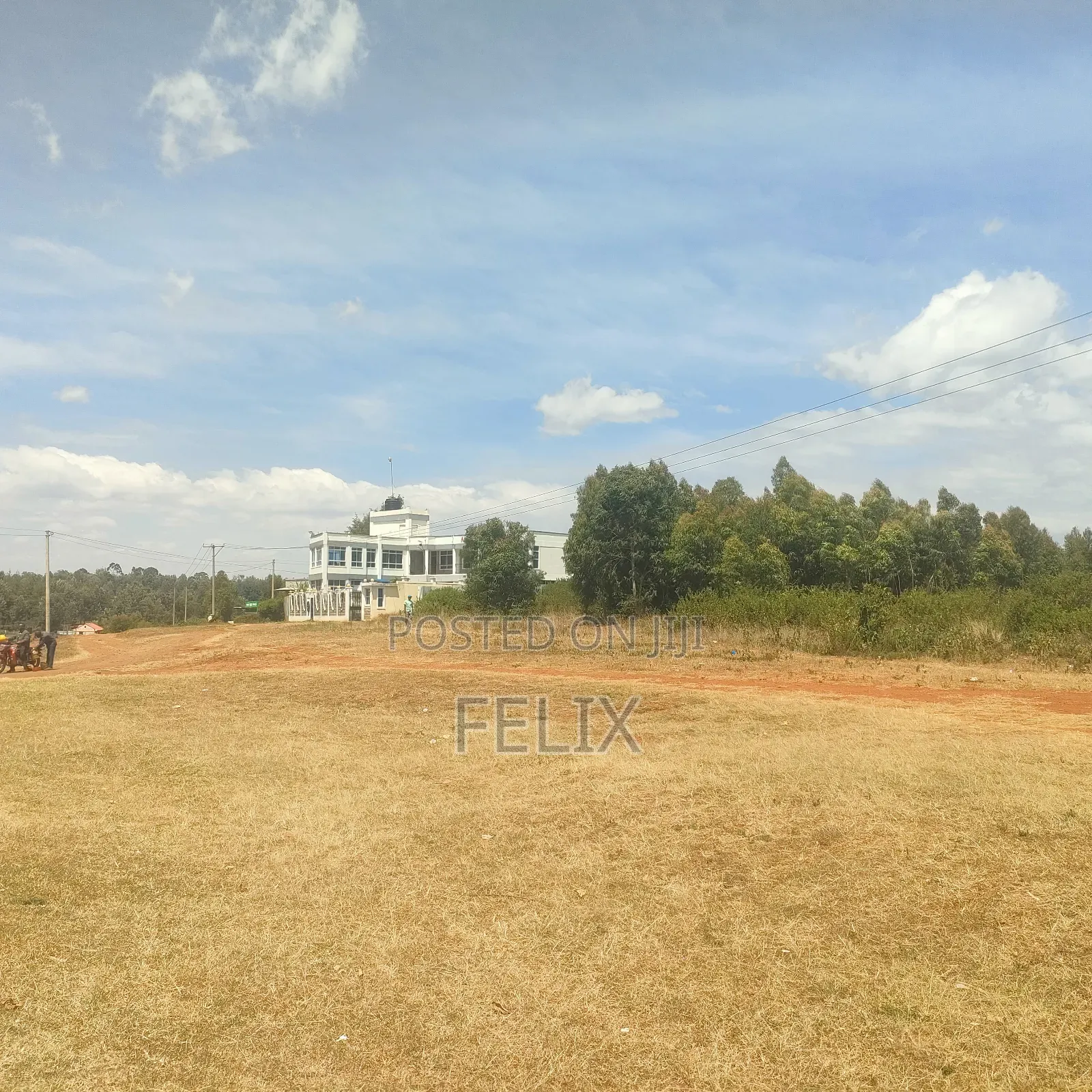 Nyeri/ Marua, Nanyuki Main Tarmac 8 Acres in Karatina Town