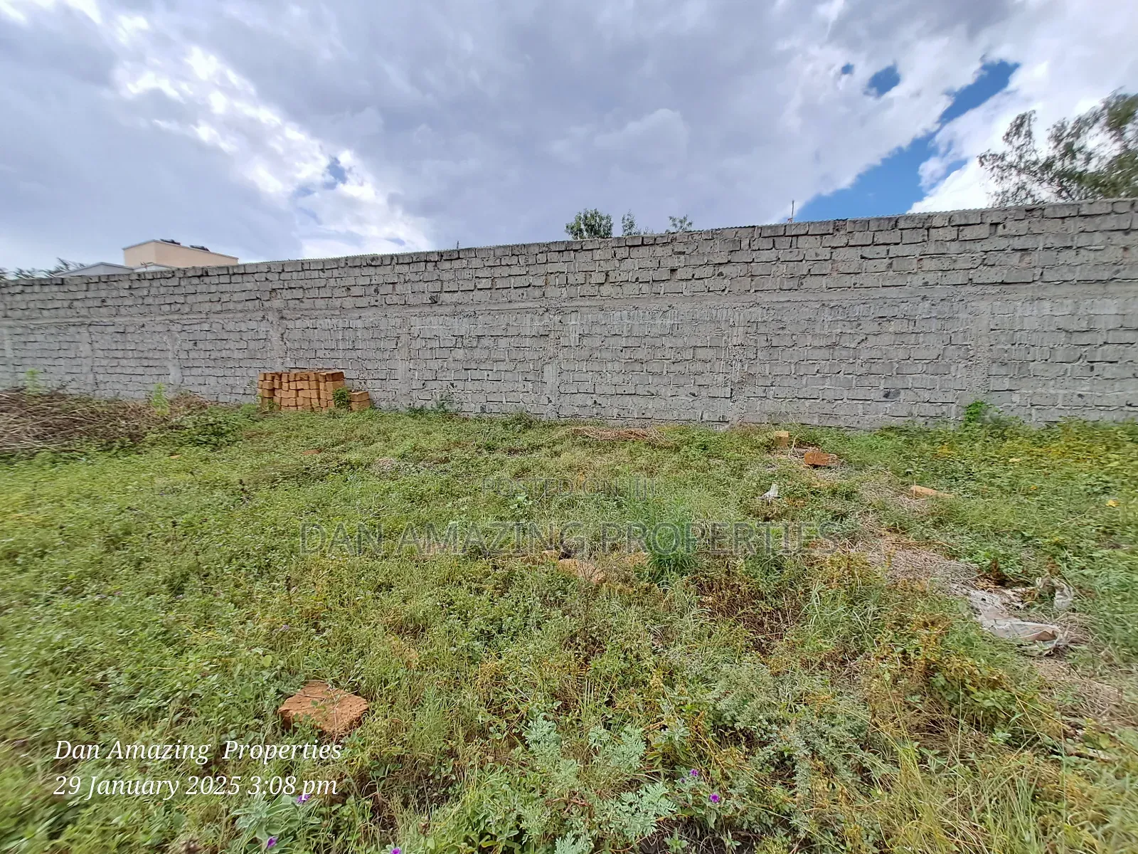 Bigger 1/4 Acre Fenced With Perimeter Wall for Sale in Rimpa in Rimpa