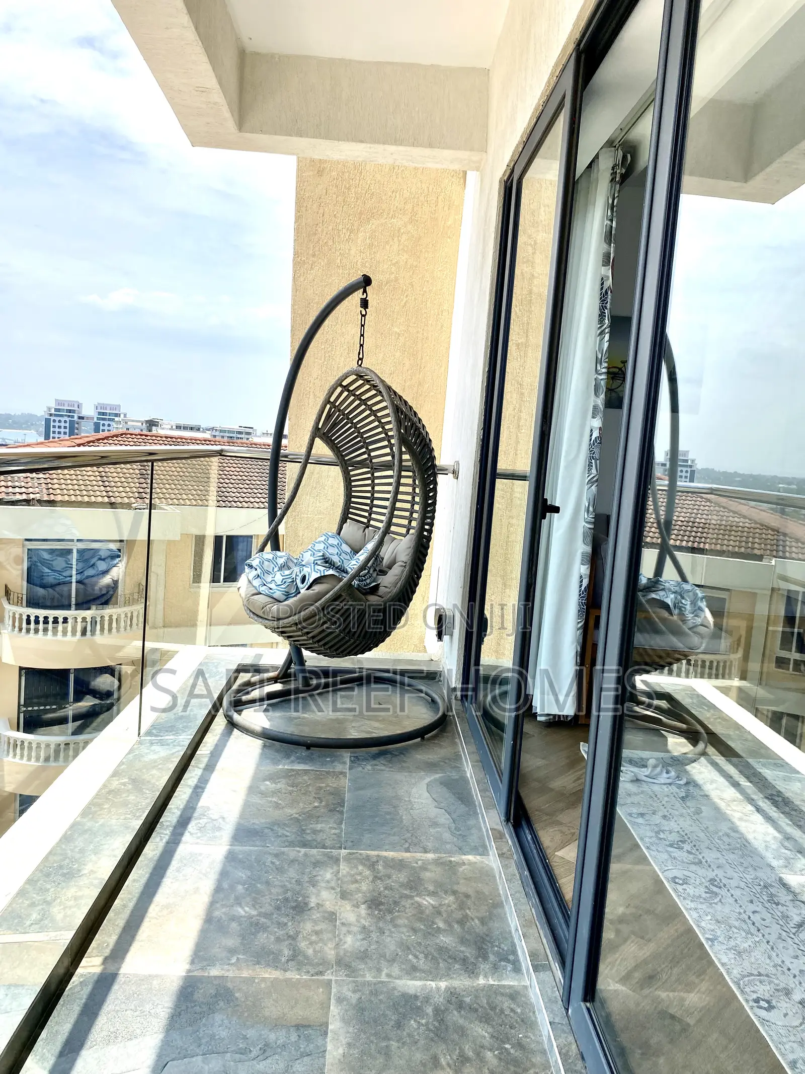 Furnished 4bdrm Apartment in Kizingo for sale in Kizingo