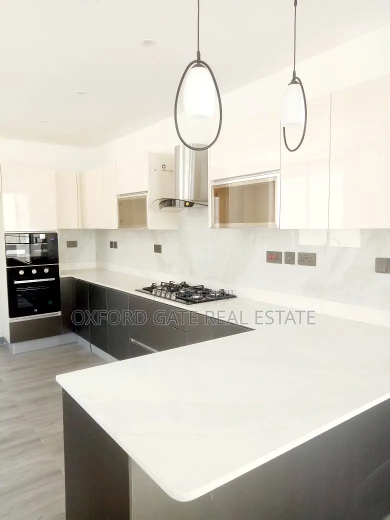 5bdrm Townhouse/Terrace in Lavington, Muthangari for sale in Muthangari