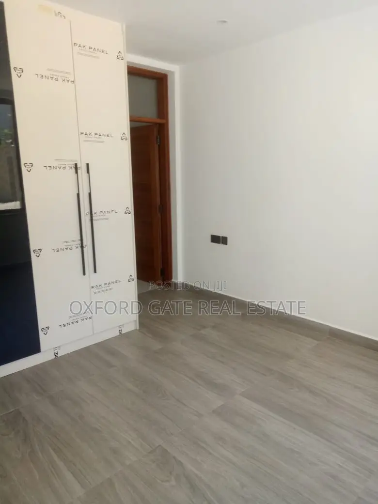 5bdrm Townhouse/Terrace in Lavington, Muthangari for sale in Muthangari