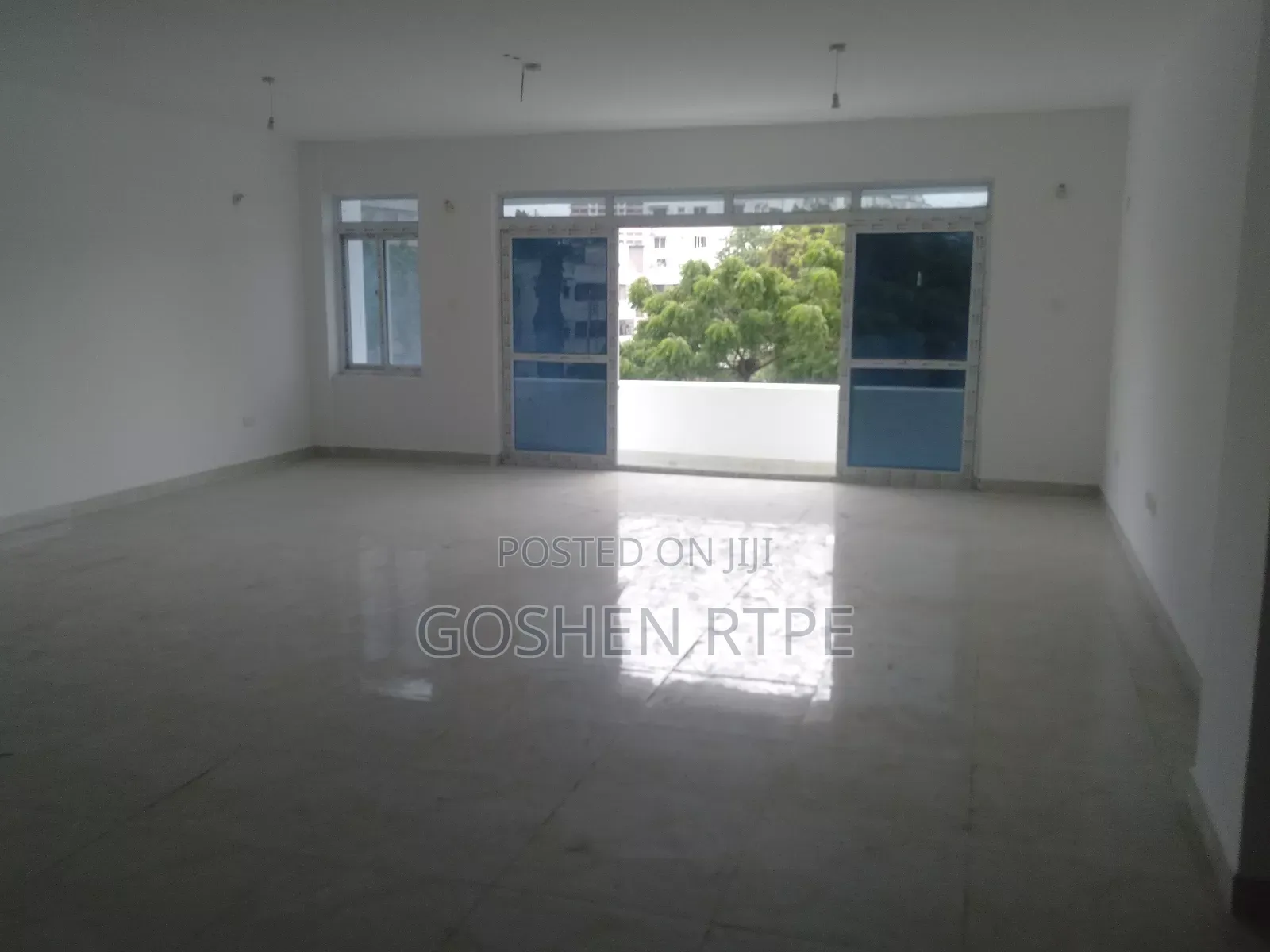 3bdrm Apartment in Kizingo for sale in Kizingo