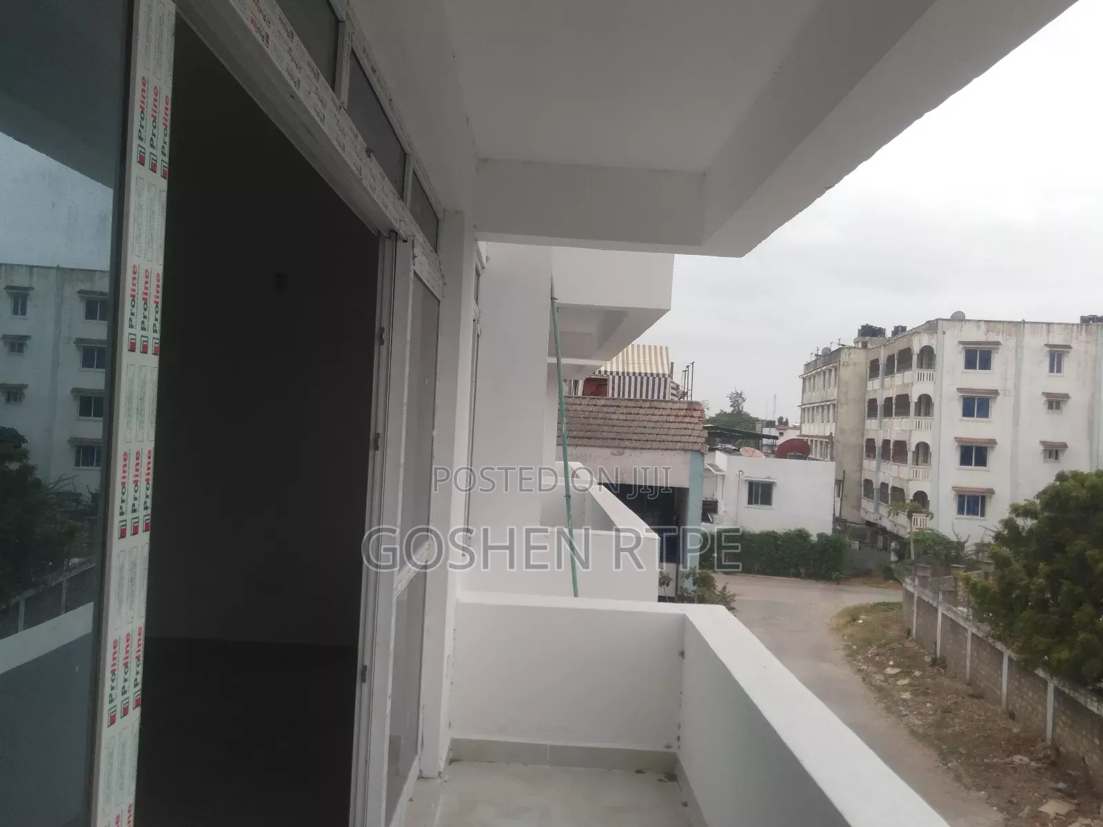 3bdrm Apartment in Kizingo for sale in Kizingo