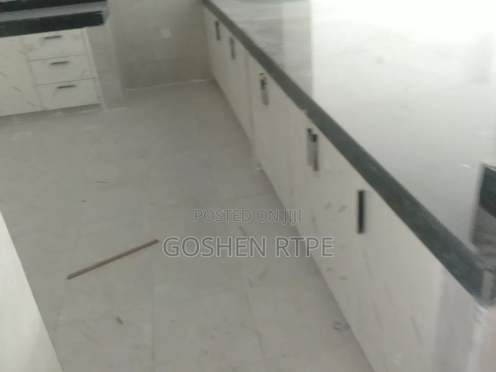 3bdrm Apartment in Kizingo for sale in Kizingo