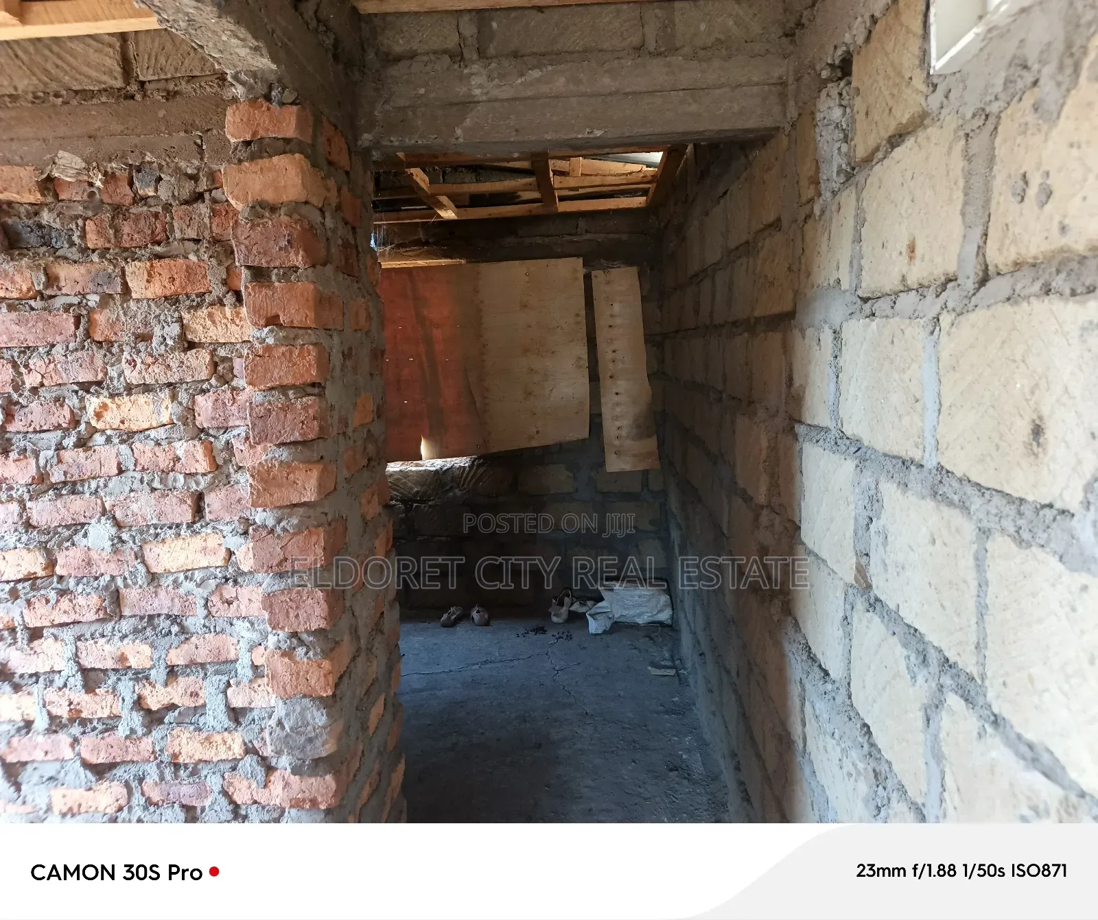 1/2 Acre Chuiyat Plateau Road With House in Eldoret CBD