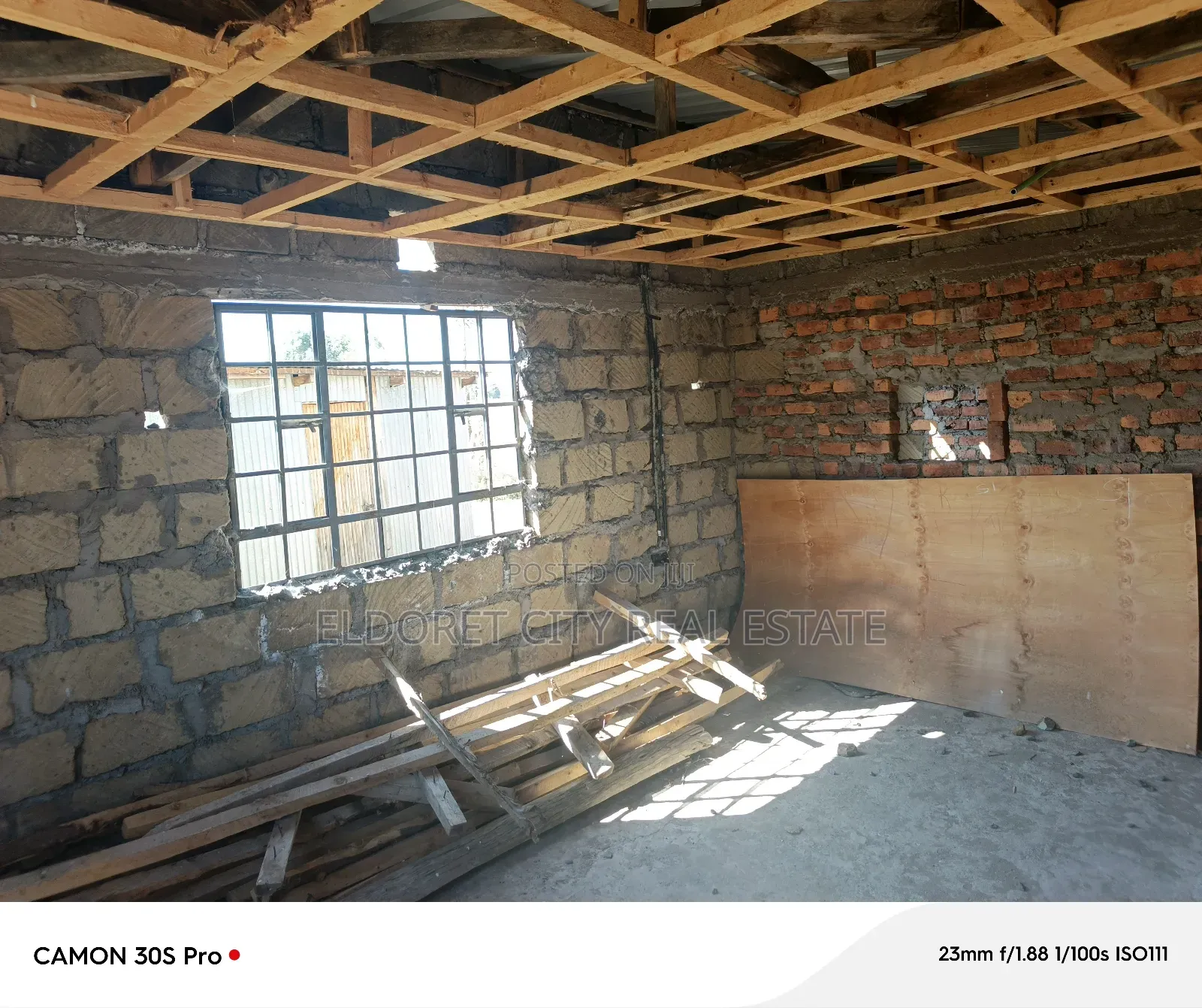 1/2 Acre Chuiyat Plateau Road With House in Eldoret CBD
