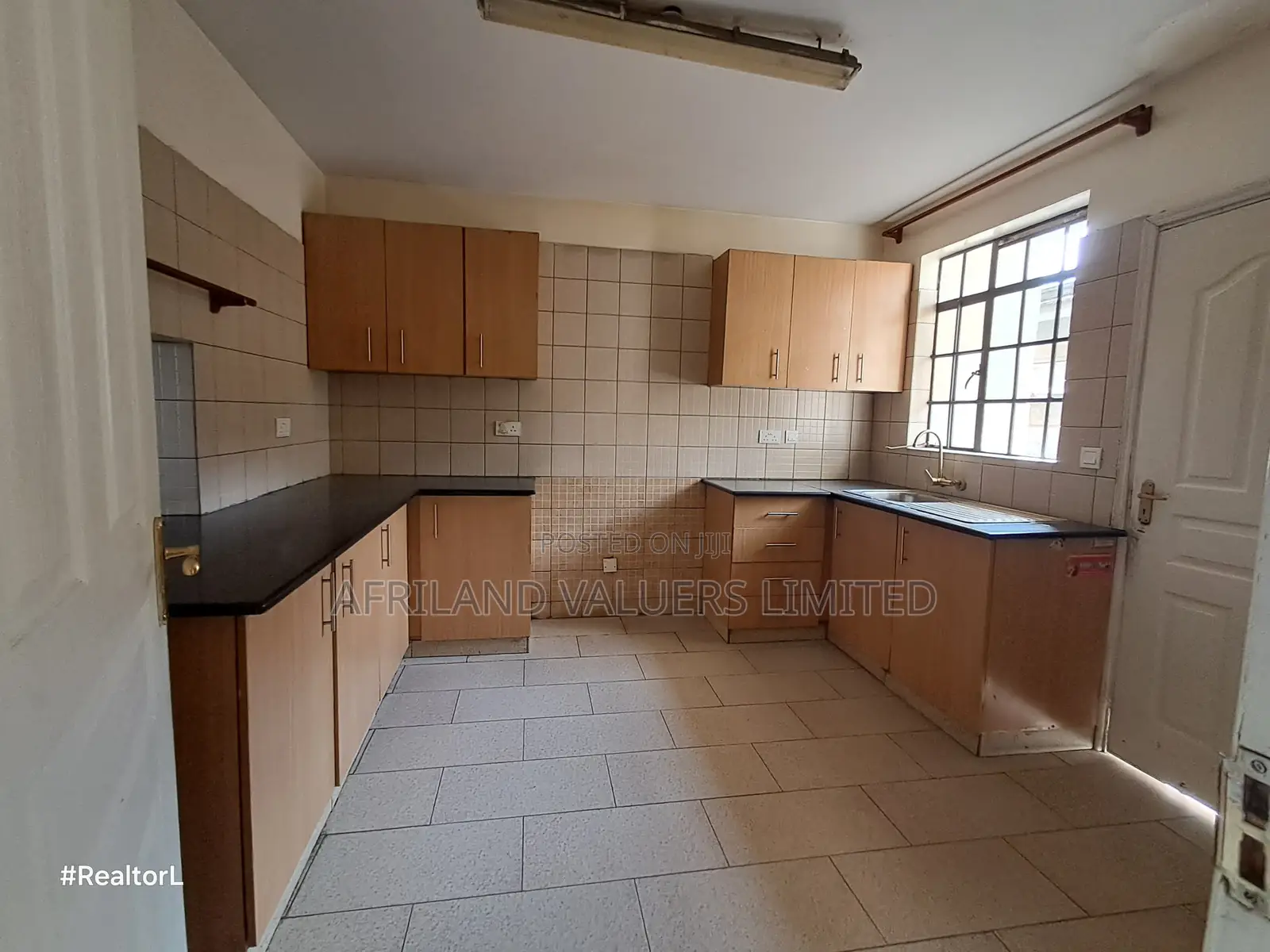 4bdrm Maisonette in Alton Court, Katani for sale in Katani