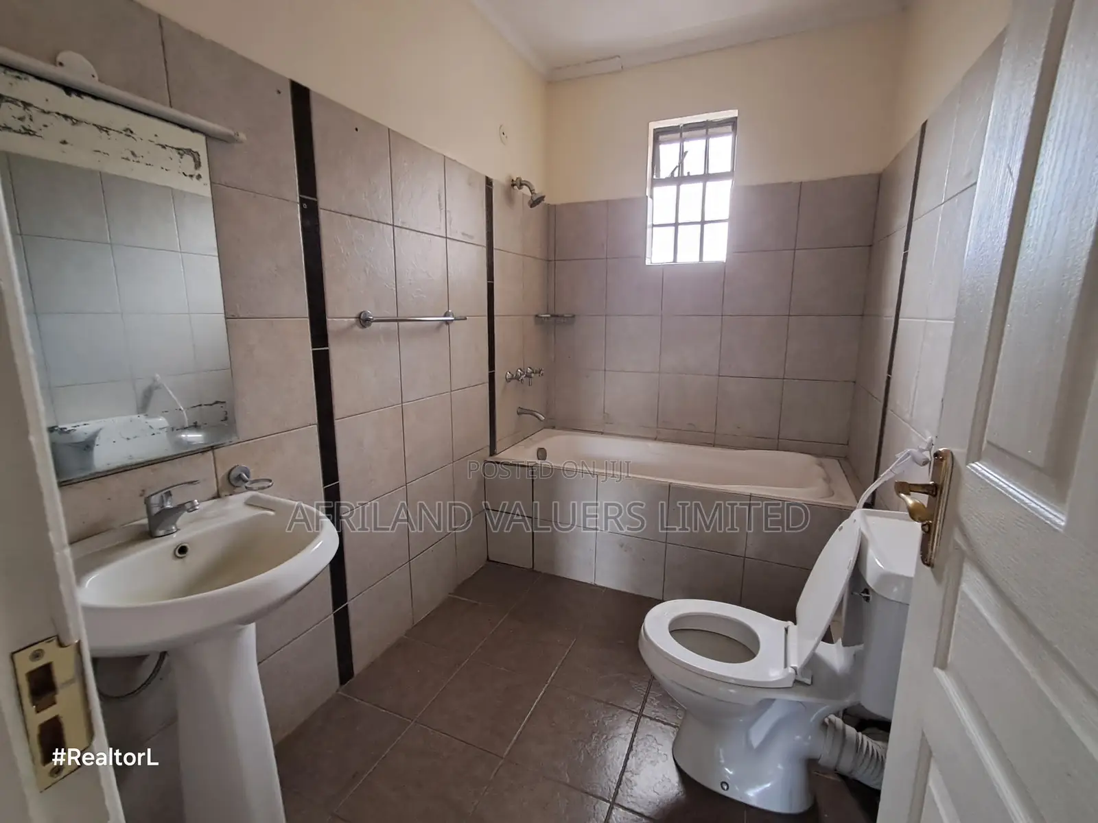 4bdrm Maisonette in Alton Court, Katani for sale in Katani
