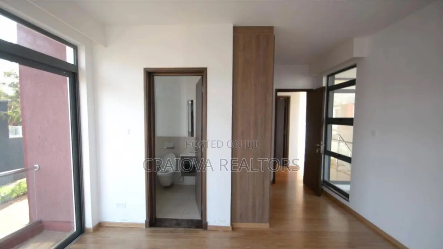 4bdrm Townhouse / Terrace in Thome for rent in Thome