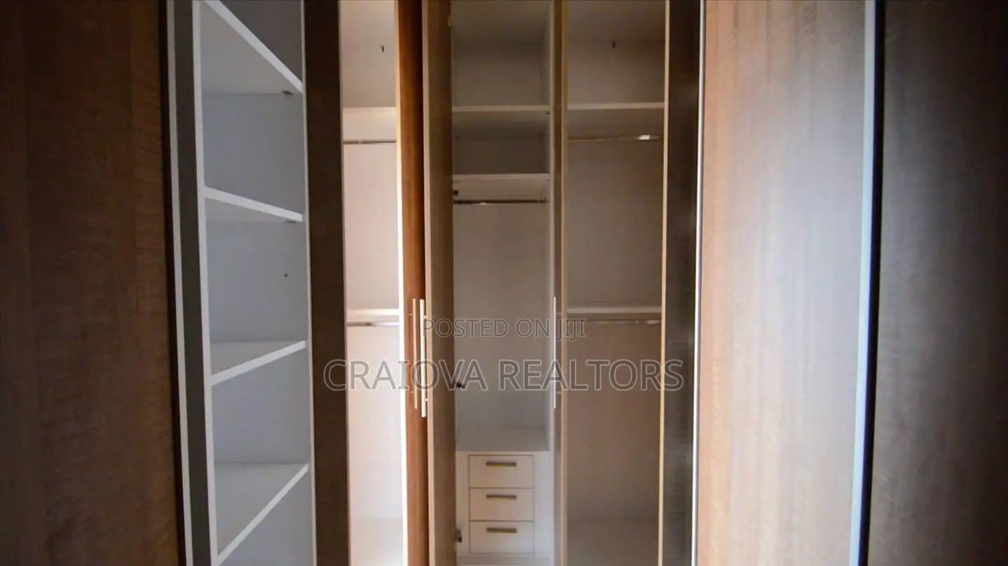 4bdrm Townhouse / Terrace in Thome for rent in Thome