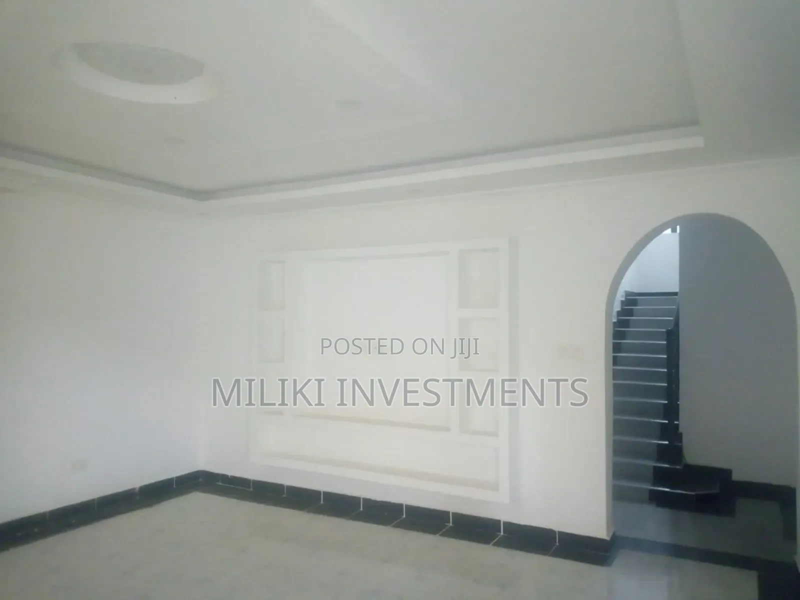 5bdrm Maisonette in Membley Estate for sale in Membley Estate