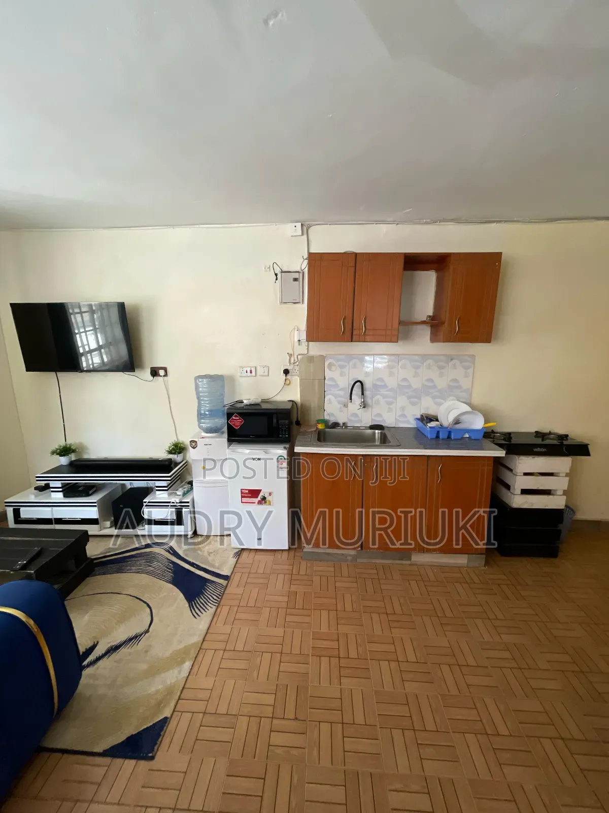 Charming Studio Airbnb TRM Drive Gate C Roysambu Thika Rd in Roysambu