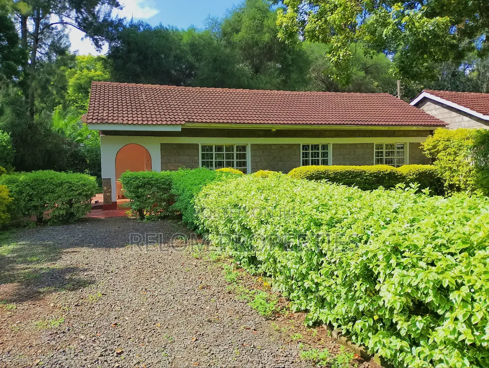 3bdrm Bungalow in Karen for rent in Karen