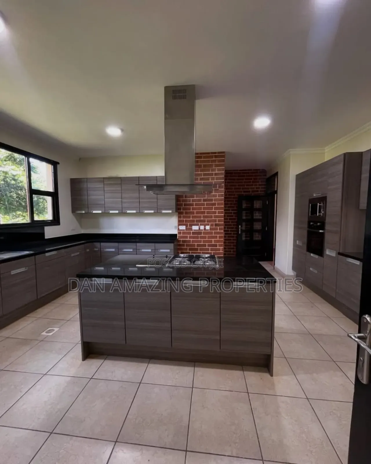 5bdrm Maisonette in Karen Plus 2 Dsq for sale in Karen