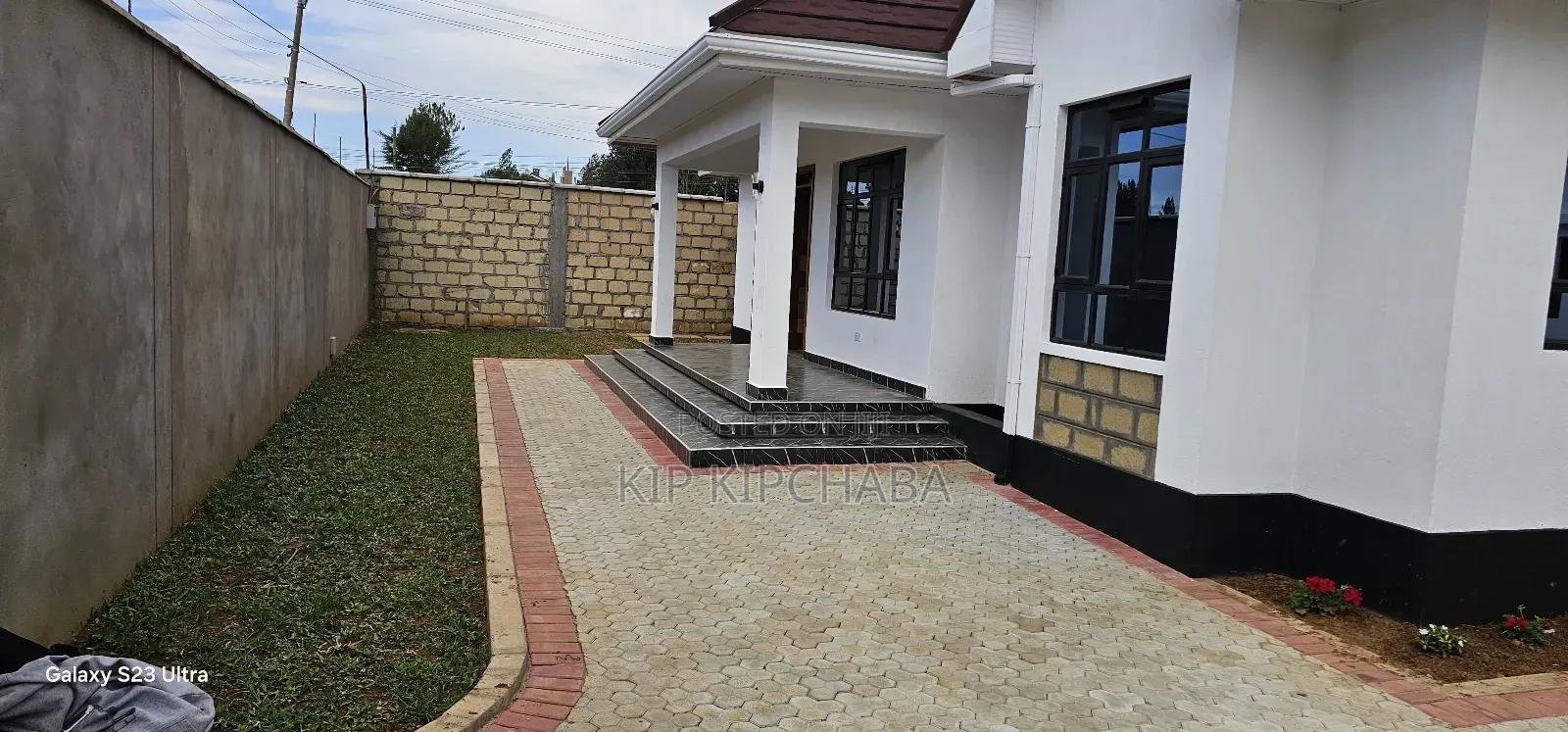 3bdrm Bungalow in Blossom Elgon View for sale in Elgon View