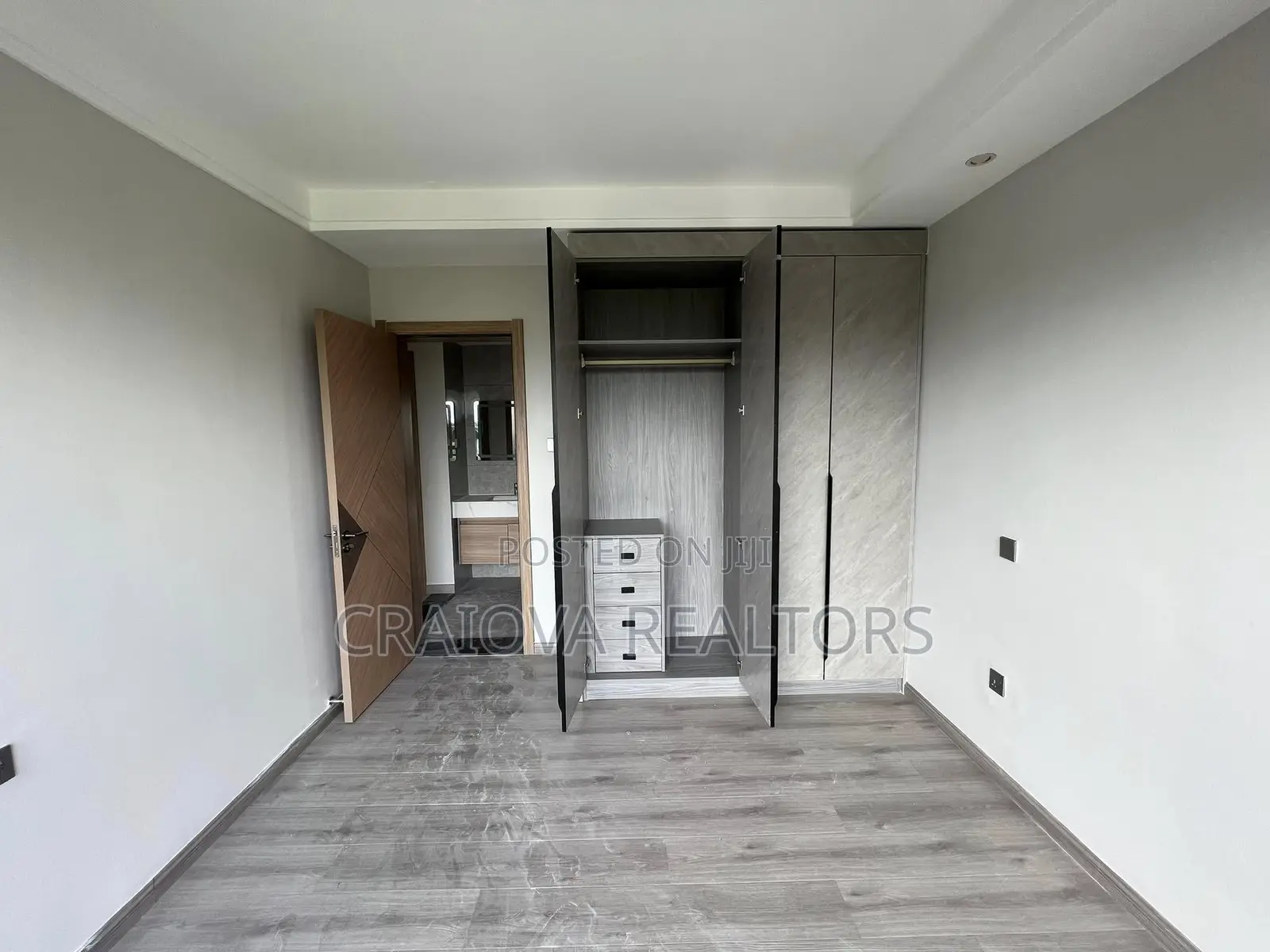 2bdrm Apartment in Riverside Drive for sale in Riverside Drive
