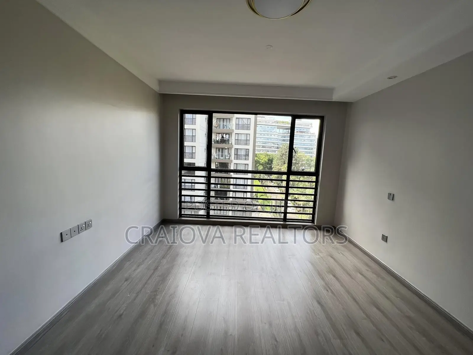 2bdrm Apartment in Riverside Drive for sale in Riverside Drive
