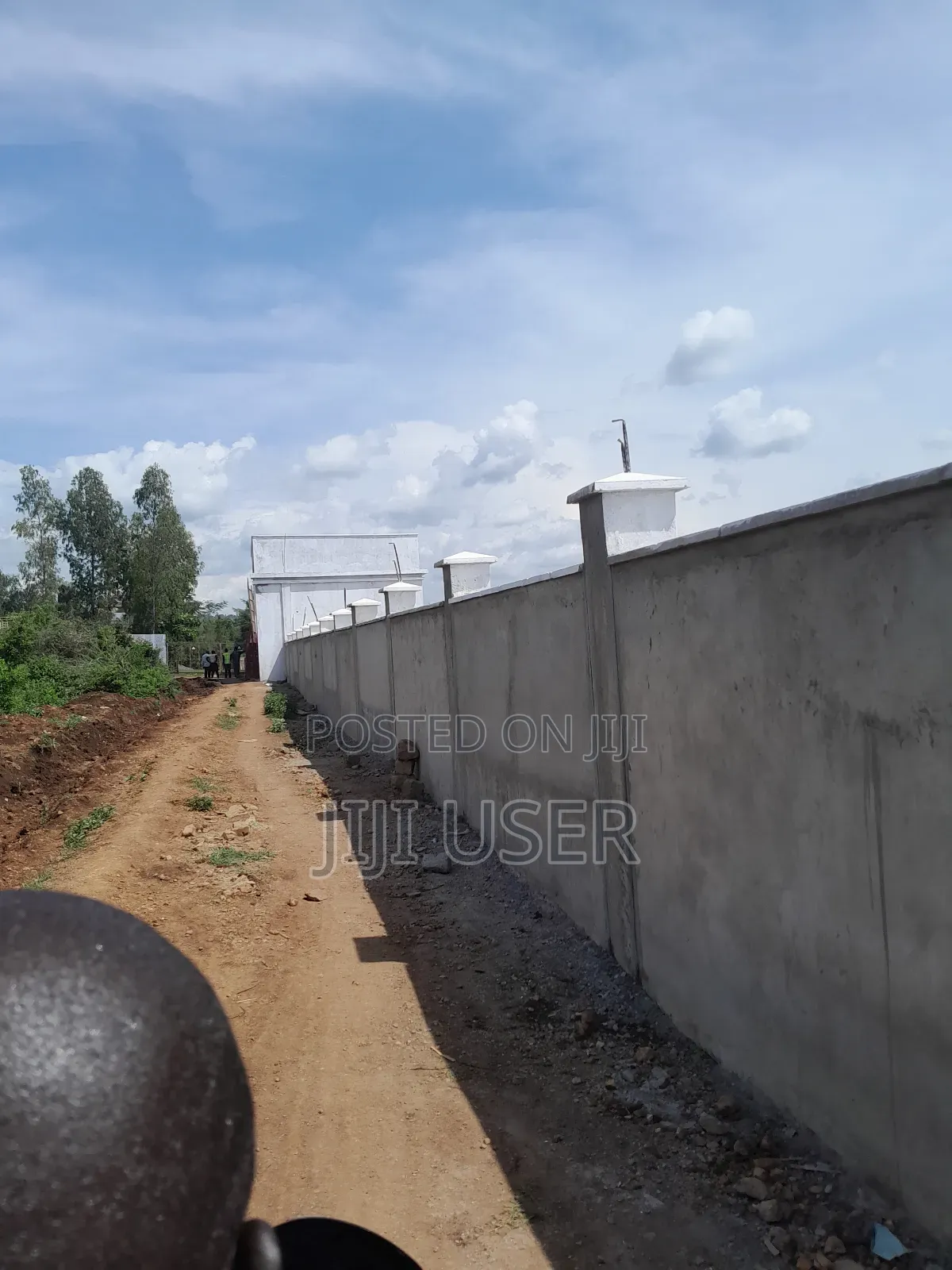 Prime 1 1⁄2 Acre Besides Governor's Office Homa Bay in Homa Bay Arujo