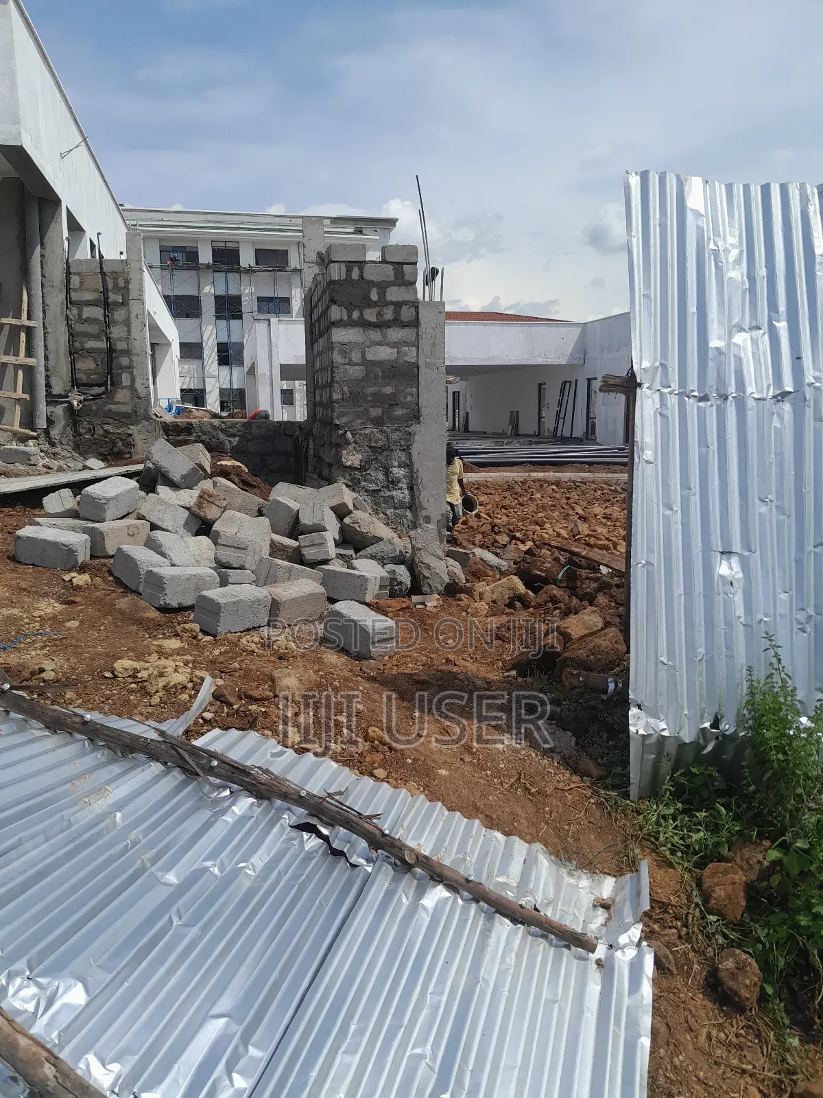 Prime 1 1⁄2 Acre Besides Governor's Office Homa Bay in Homa Bay Arujo