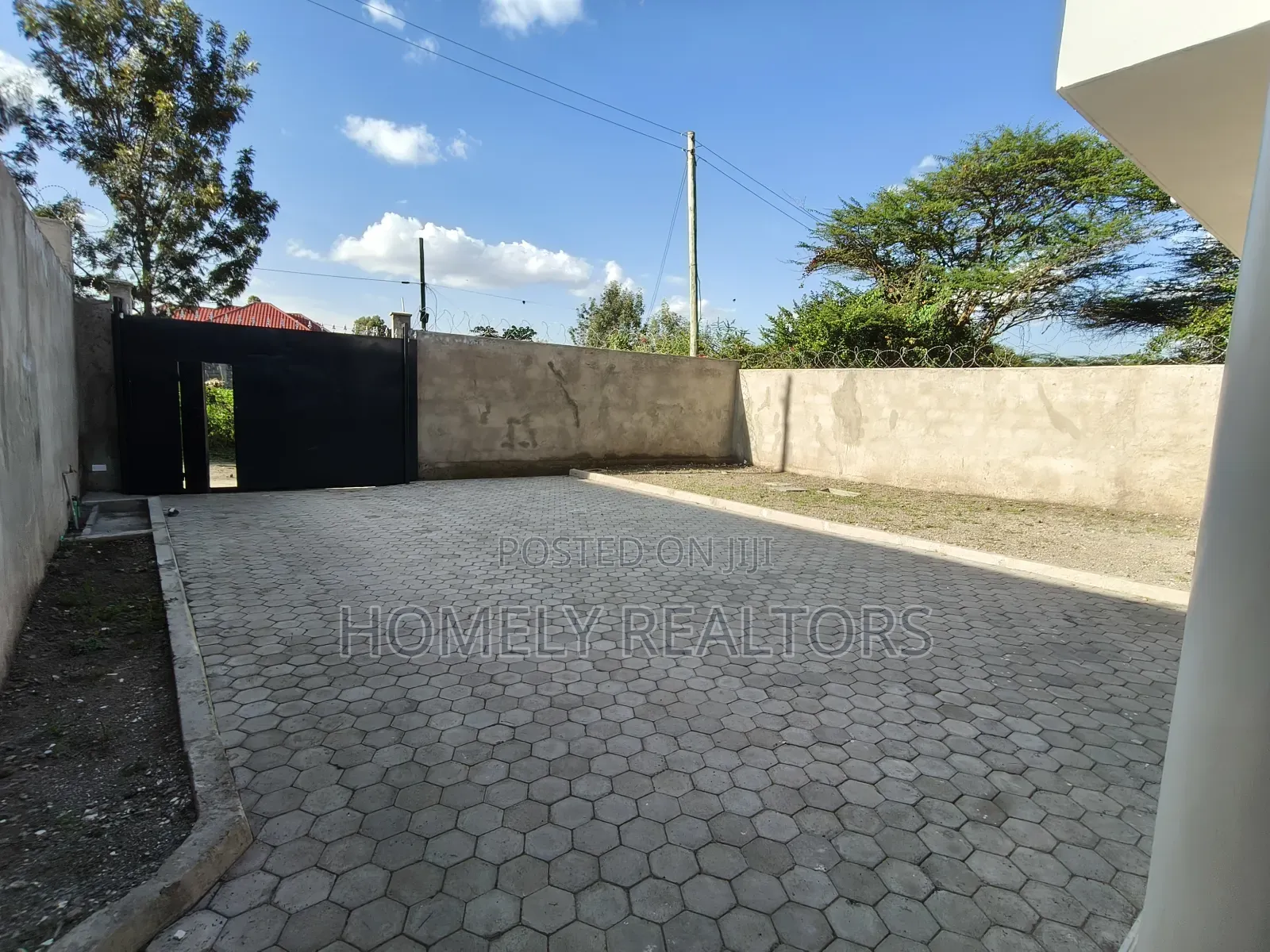 5bdrm Apartment in Acacia, Ongata Rongai for sale in Ongata Rongai