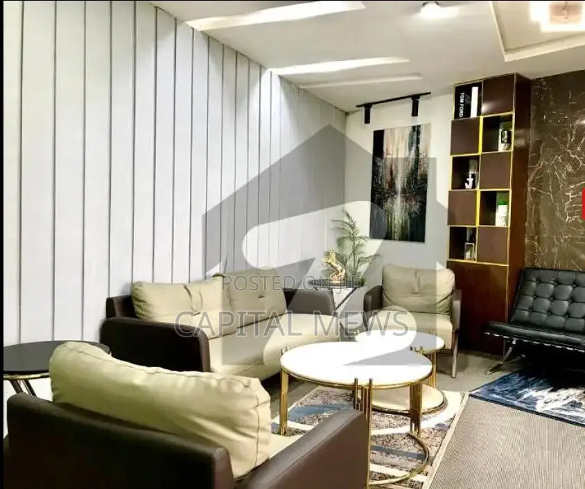 Fine Urban Stylish Offices With Fine Desks in State House Area