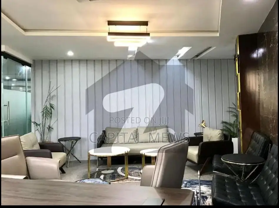 Fine Urban Stylish Offices With Fine Desks in State House Area