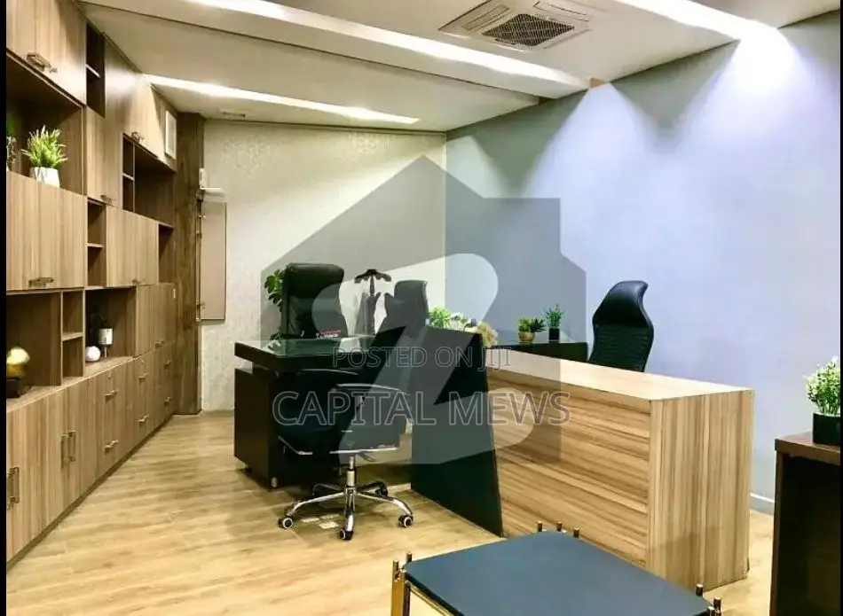 Fine Urban Stylish Offices With Fine Desks in State House Area