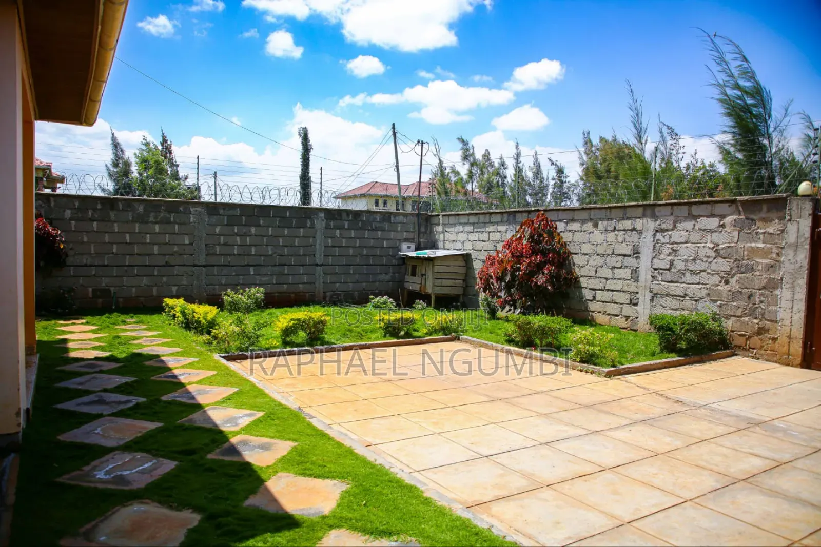Furnished 6bdrm Maisonette in Gateway Mall Airport, Syokimau for sale in Syokimau
