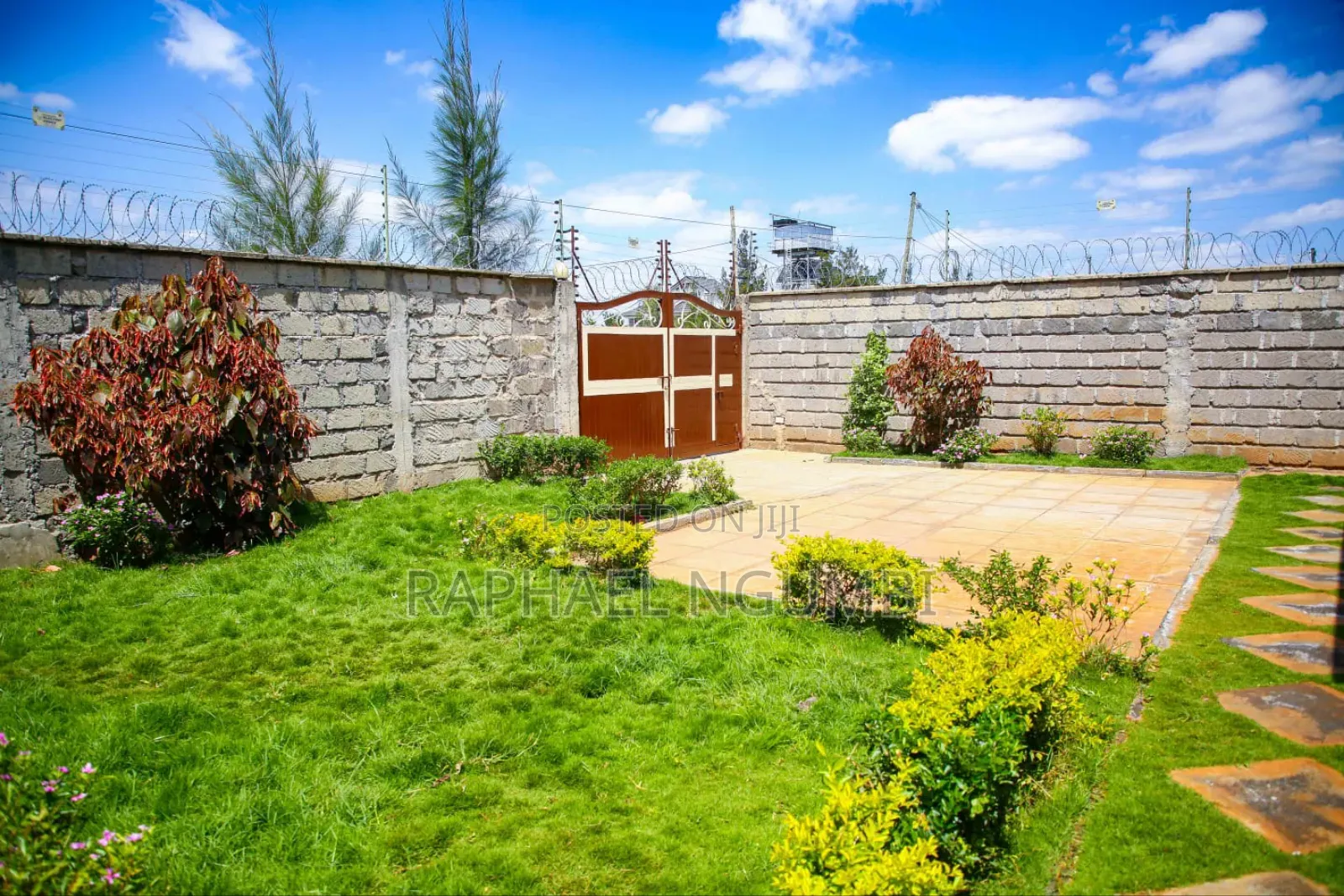 Furnished 6bdrm Maisonette in Gateway Mall Airport, Syokimau for sale in Syokimau