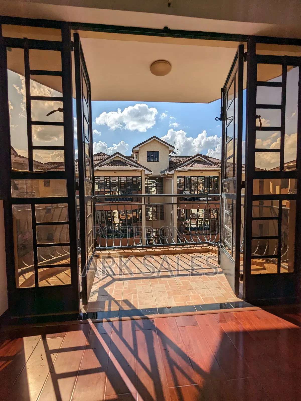3bdrm Apartment in Kasarani for sale in Kasarani