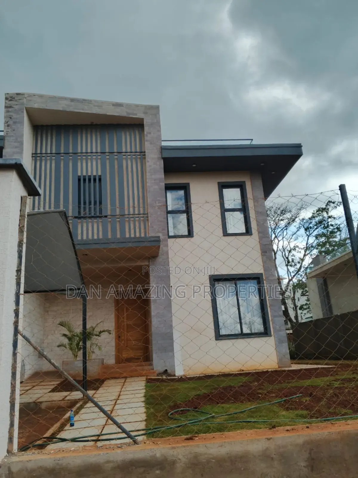 4bdrm Townhouse/Terrace in Loresho Plus Dsq for sale in Loresho