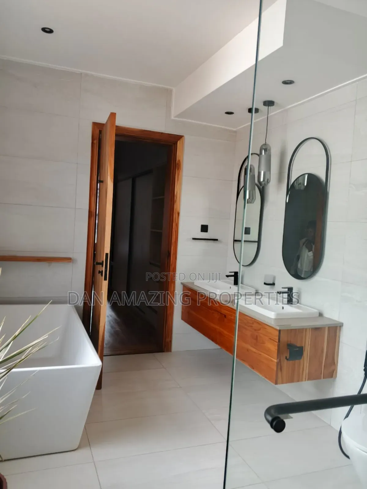 4bdrm Townhouse/Terrace in Loresho Plus Dsq for sale in Loresho
