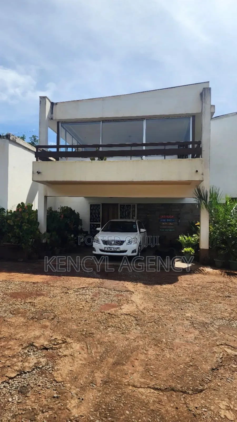 Land for Sale in Lavington in Muthangari