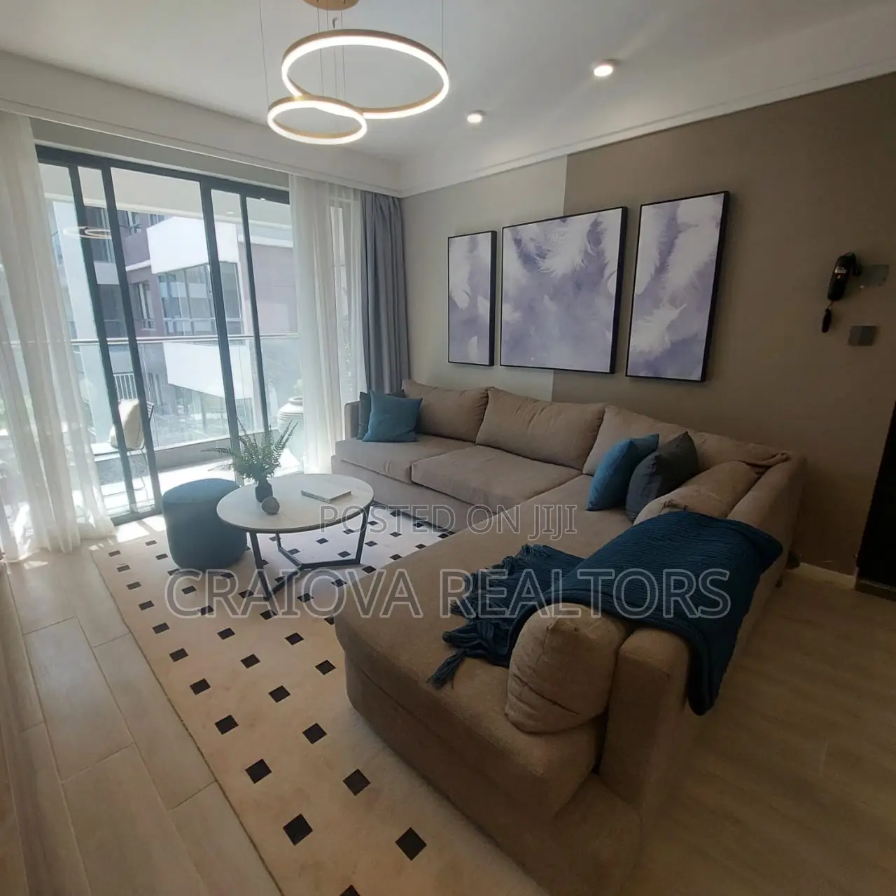 3bdrm Apartment in Gateway Mall Area for sale in Gateway Mall Area