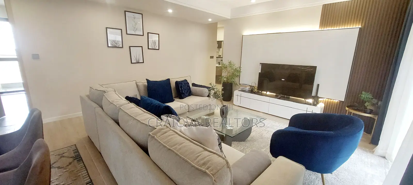 2bdrm Apartment in Gateway Mall Area for sale in Gateway Mall Area