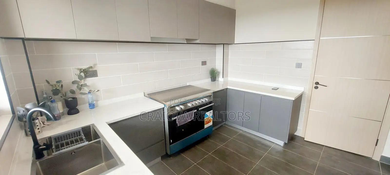 2bdrm Apartment in Gateway Mall Area for sale in Gateway Mall Area