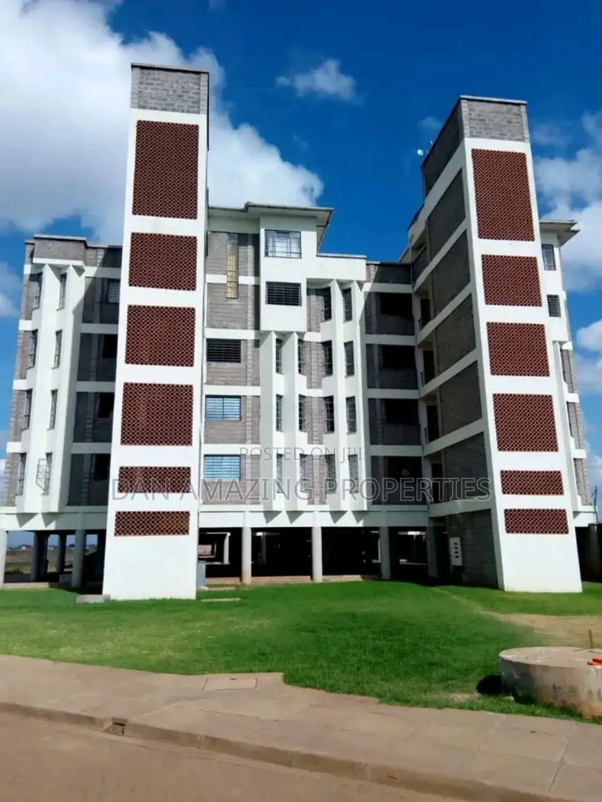 3bdrm Penthouse in Juja South Gated for sale in Juja