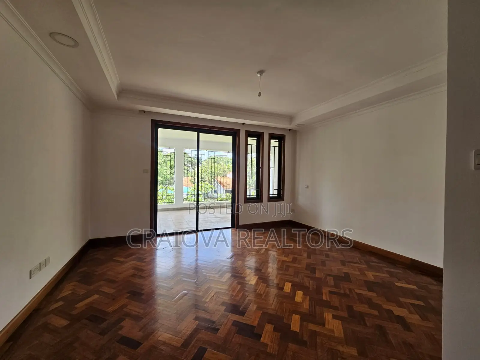 5bdrm Villa in Lavington for sale in Lavington