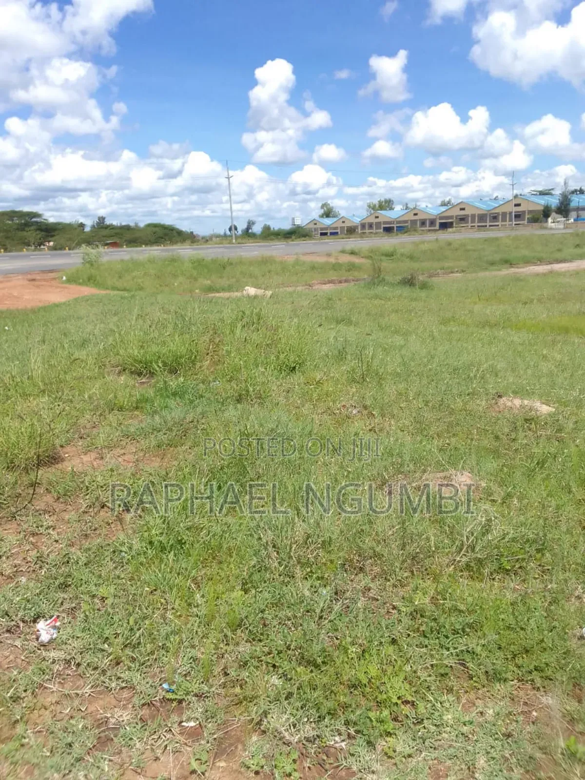 1 Acre at Machakos - Kithini Touching Tarmac in Junction