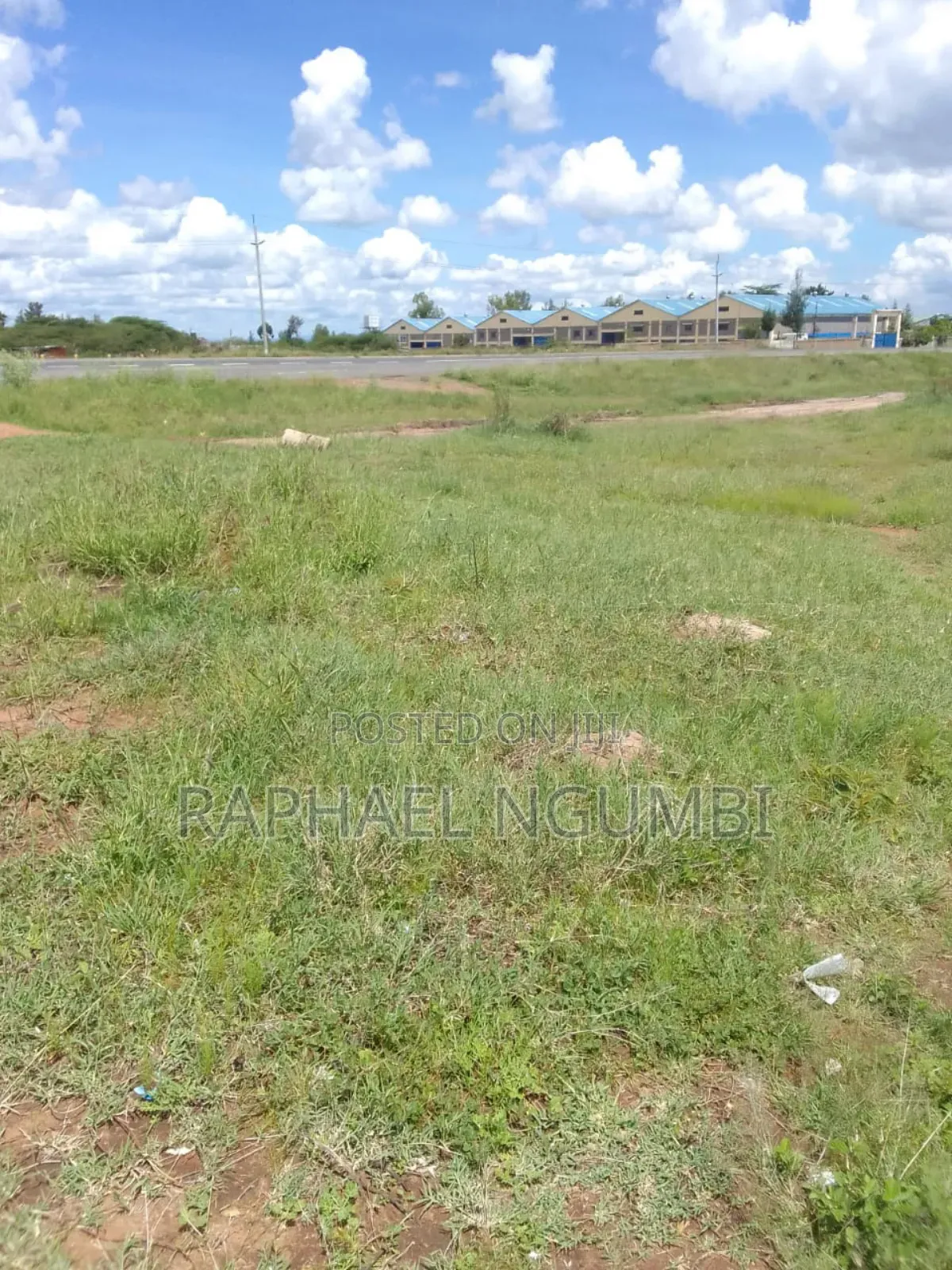 1 Acre at Machakos - Kithini Touching Tarmac in Junction