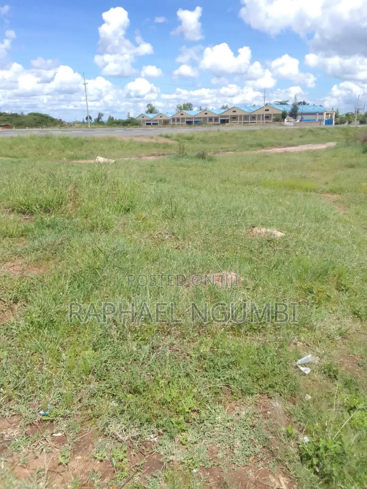 1 Acre at Machakos - Kithini Touching Tarmac in Junction
