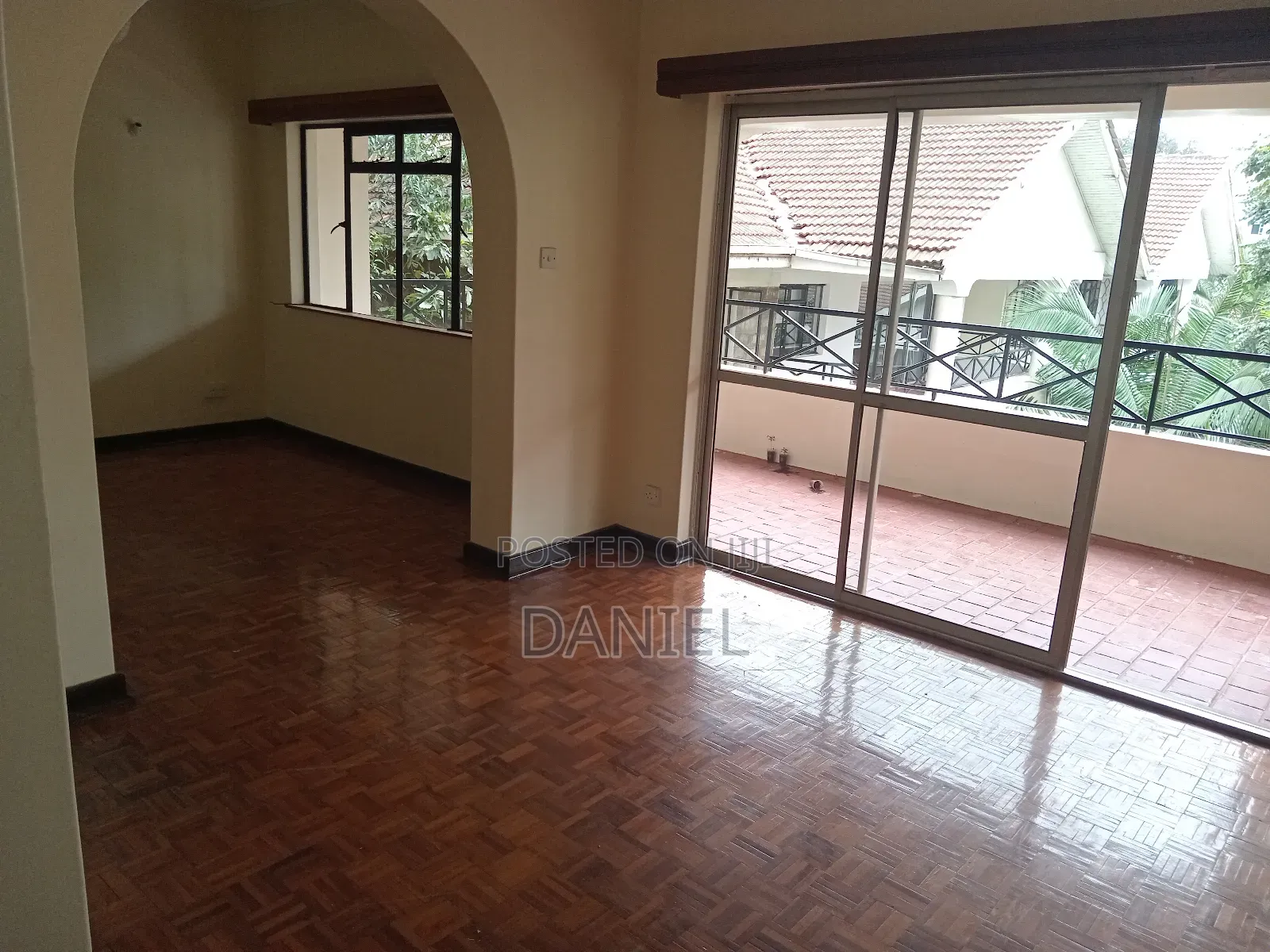2bdrm Apartment in Riverside Drive for sale in Riverside Drive