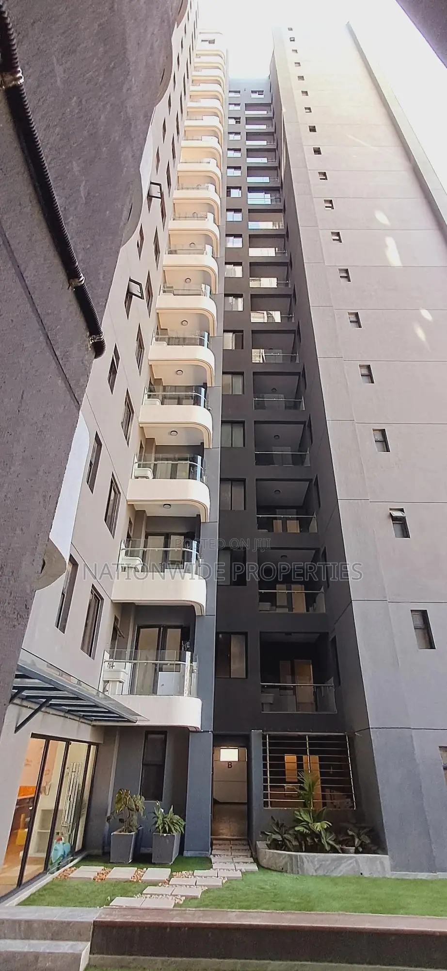 Executive One and Two Bedrooms in State House Area